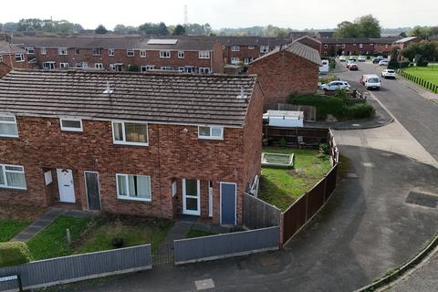Ashbourne End, Aylesbury... 3 bed semi