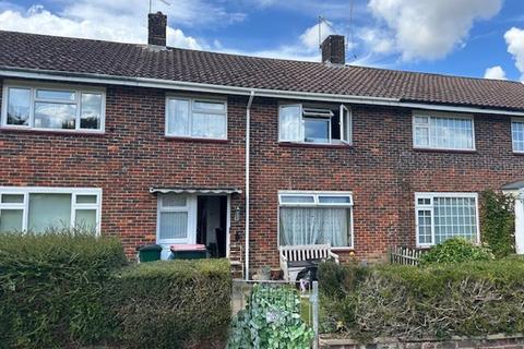 Maple Close, Crawley RH11 3 bed terraced house for sale