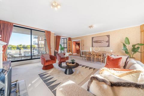 Waterside Point, SW11 3 bed flat for sale