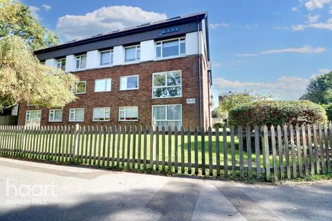 Main Road, Biggin Hill 2 bed flat for sale