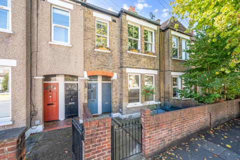 Cowper Road, London SW19 1 bed maisonette for sale