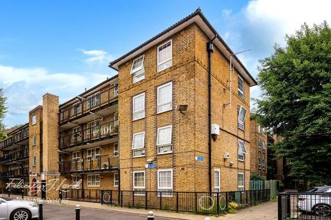 Triton House, Cahir Street, London, E14 2 bed apartment for sale