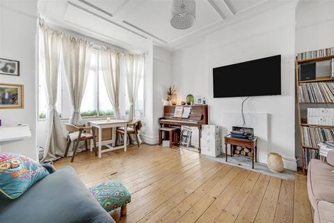 Clifford Avenue, East Sheen, SW14 1 bed flat for sale