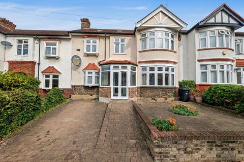 Gloucester Gardens, Ilford IG1 4 bed terraced house for sale
