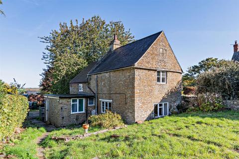 The Jetty, Wing, Oakham, Rutland 2 bed detached house for sale