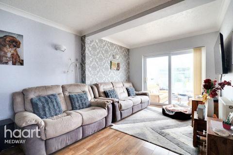 Ewart Road, Chatham 2 bed bungalow for sale