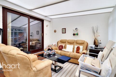 Ewart Road, Chatham 2 bed bungalow for sale