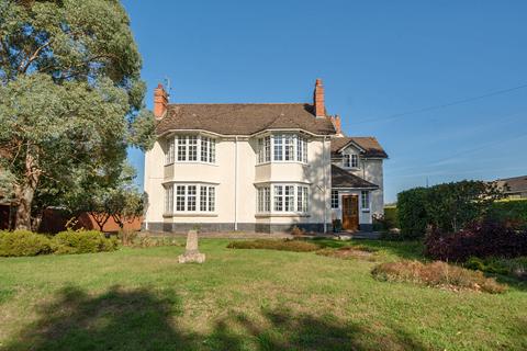 The Dell, Bredon, Tewkesbury 5 bed detached house for sale