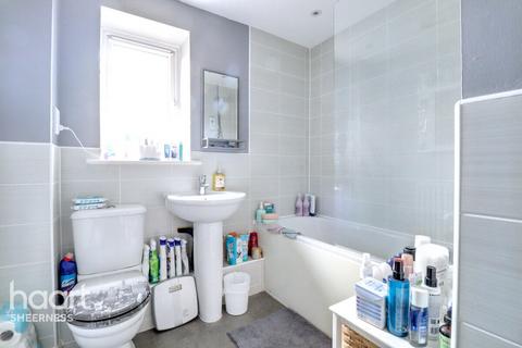 Nettle Way, Minster 2 bed apartment for sale