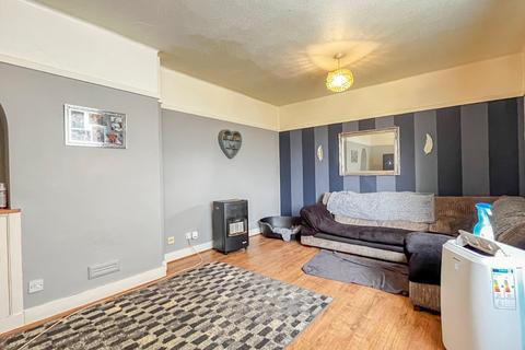 Minden Place, Hemswell Cliff... 4 bed semi