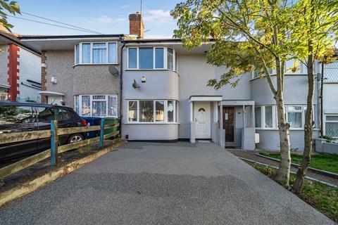 Castle Road, Northolt UB5 3 bed semi