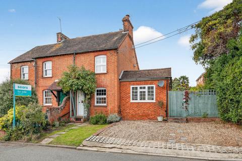 Rose Hill, Bracknell RG42 2 bed semi
