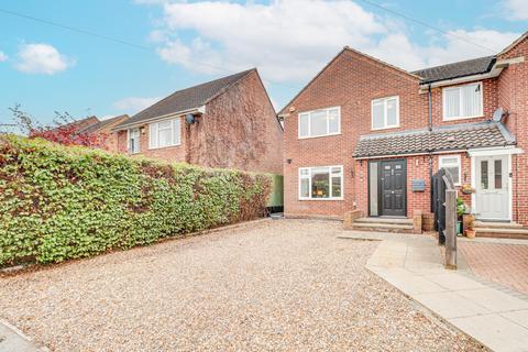 Lybury Lane, Redbourn, AL3 3 bed semi