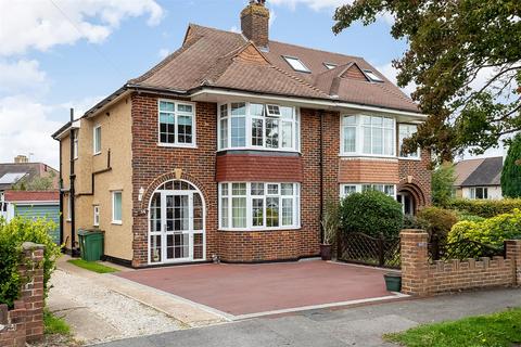 Corrigan Avenue, Coulsdon CR5 3 bed semi