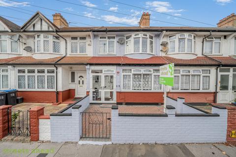 Warlingham Road, Thornton Heath, CR7 3 bed terraced house for sale