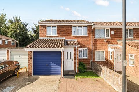 Makepeace Road, Northolt, Middlesex 3 bed end of terrace house for sale