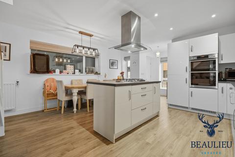 Chelmsford CM3 3 bed detached house for sale