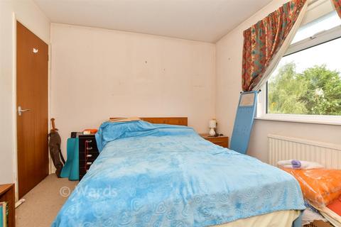 St. Mary's Road, Tonbridge, Kent 2 bed maisonette for sale