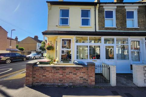 Edinburgh Road, London 3 bed end of terrace house for sale