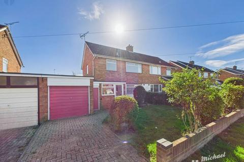 Bedgrove, Aylesbury 3 bed semi