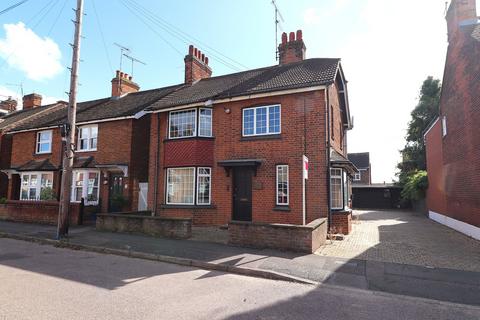 Basils Road, Stevenage... 3 bed detached house for sale