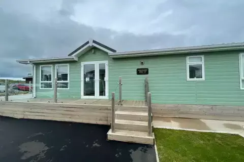 Meadows Retreat Lodge Park 2 bed park home for sale