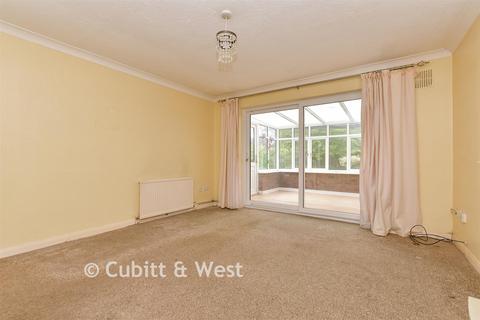 Josephine Avenue, Lower Kingswood... 3 bed semi
