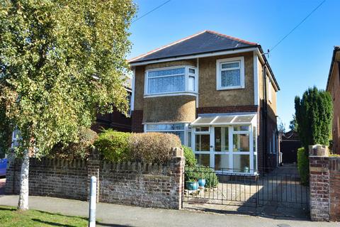 CENTRAL RYDE 3 bed detached house for sale