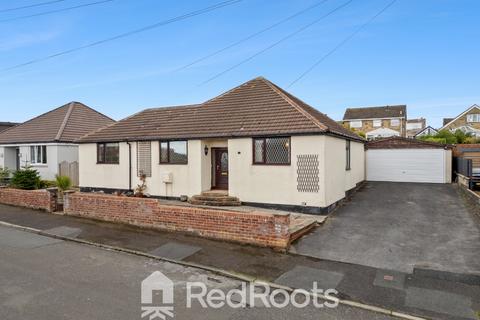Skelmanthorpe, West Yorkshire HD8 3 bed detached bungalow for sale