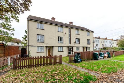 Conway Road, Llandudno, Conwy, LL30 2 bed apartment for sale