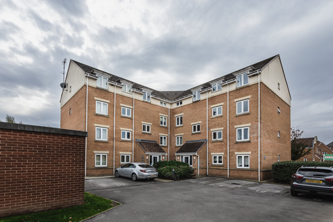 Elmroyd Court, Penistone S36 2 bed flat for sale
