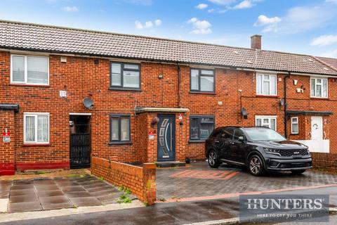 Wright Road, Hounslow, TW5 9LR 2 bed terraced house for sale