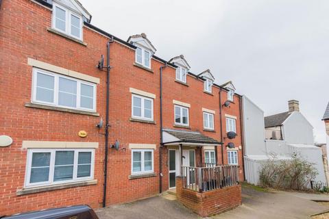 Palace Gate, Irthlingborough... 2 bed flat for sale