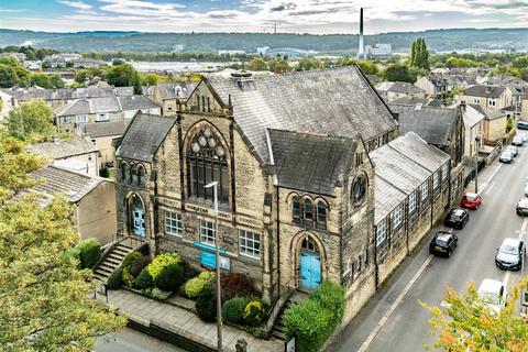 Spaines Road, Huddersfield HD2 Townhouse for sale