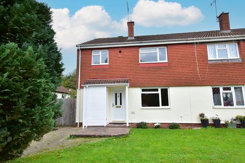 Mitchell Close, Bovingdon, HP3 3 bed semi