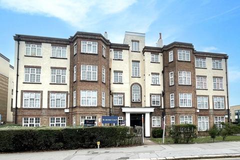 16 St. James Court, St. James's Road... 2 bed flat for sale