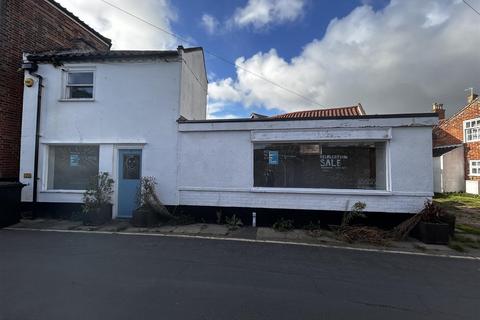 Pinkneys Lane, Southwold IP18 3 bed cottage for sale