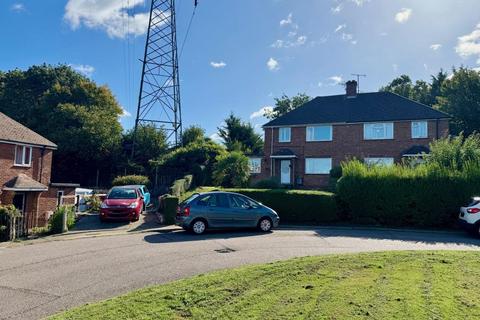 39 Cremer Close, Chartham... 4 bed semi