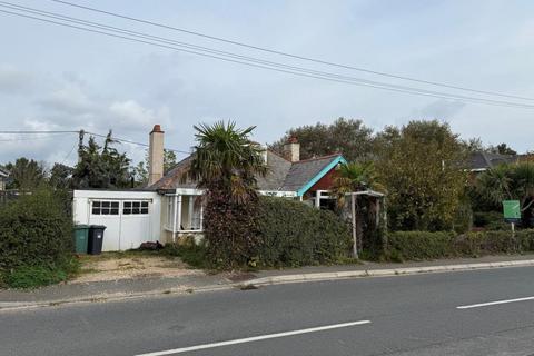 Whitecliff Lodge, Hillway Road... 3 bed bungalow for sale