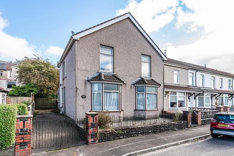 The Avenue, Pontypridd CF37 4 bed end of terrace house for sale