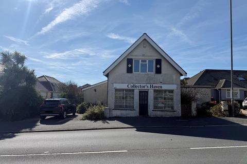 327 South Coast Road, Peacehaven... 3 bed detached house for sale