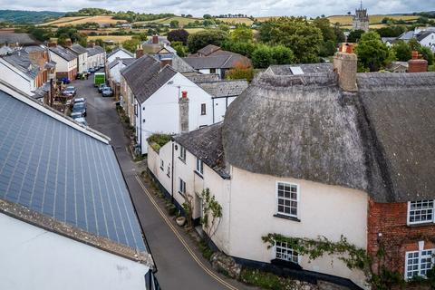 King Street, Colyton EX24 2 bed end of terrace house for sale