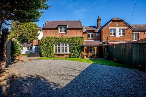 Summer Hill, Chislehurst BR7 3 bed house for sale