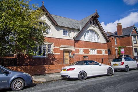 Woodland Hall, Woodland Place, Penarth 2 bed flat for sale
