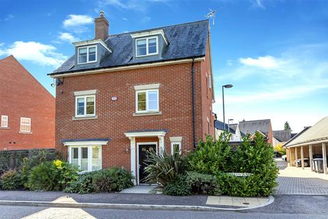 Boleyn Row, Epping 5 bed detached house for sale