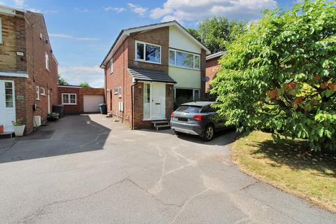 Cedar Avenue, High Wycombe HP15 4 bed detached house for sale