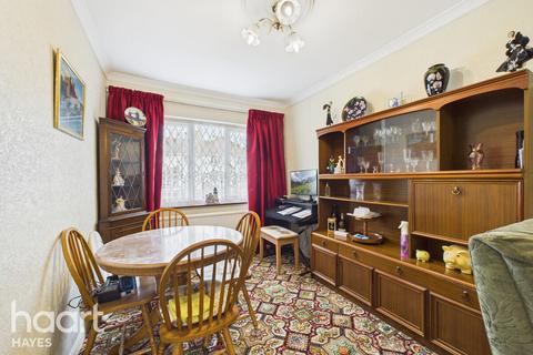 Lime Grove, Hayes 3 bed semi