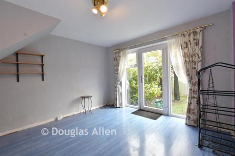 Thornhill Road, Leyton 1 bed terraced house for sale