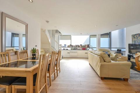 Hardwicks Square, Wandsworth Town... 2 bed flat for sale