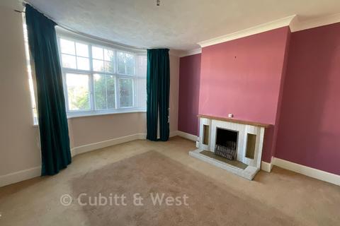 Broomfield Avenue, Worthing, West Sussex 3 bed semi